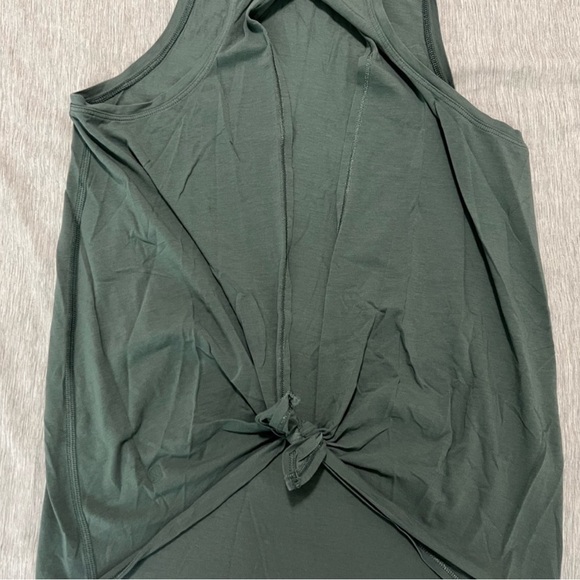 Lululemon BUNDLE two tie back tank yoga Pilates tops. - Picture 12 of 14